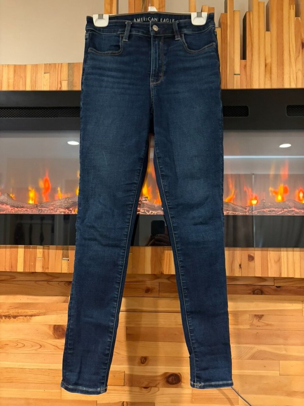 American Eagle women’s Next Level Stretch jeans, size 4 Regular